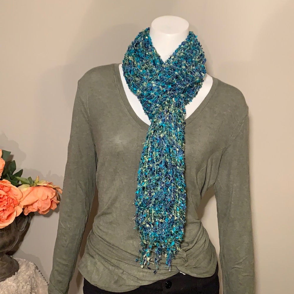 Croft & Barrow Tomboy Blue loose knit scarf w/fringe